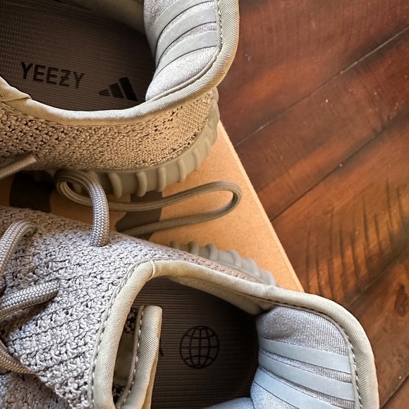 Yeezy 350 sply v2 - Picture 4 of 8
